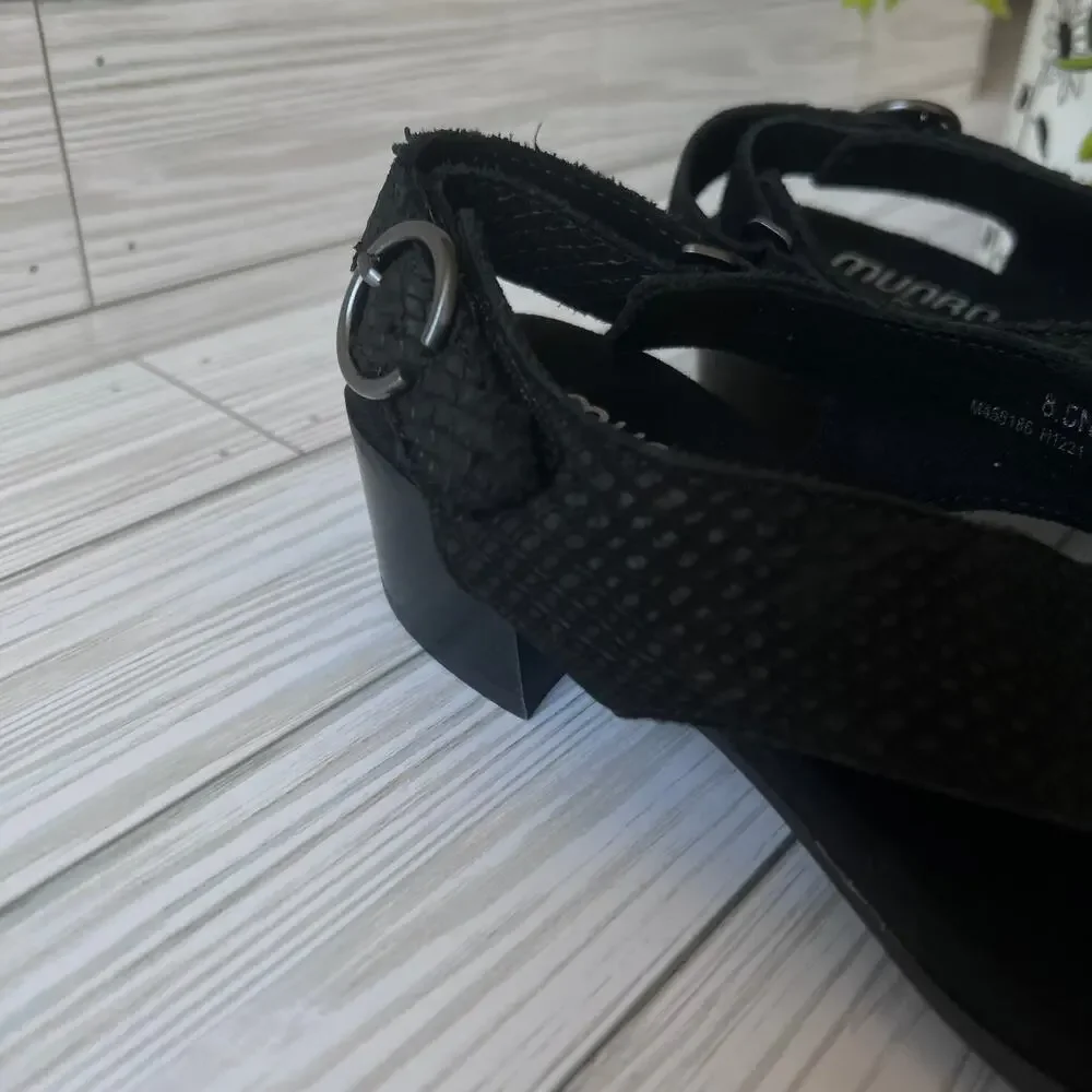 Munro 'Jenny' Black Lizard Print Nubuck Open-Toe Sandals Size: 8.5N Narrow Fit - Picture 3 of 13